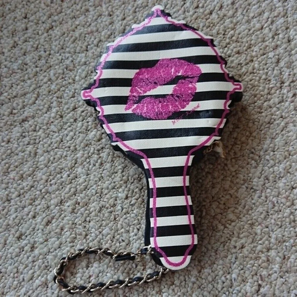 Super fun Betsey Johnson Glitter lips Mirror wristlet
